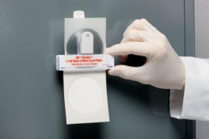 3M™ Petrifilm™ rapid yeast and mould count plates, air sampling method